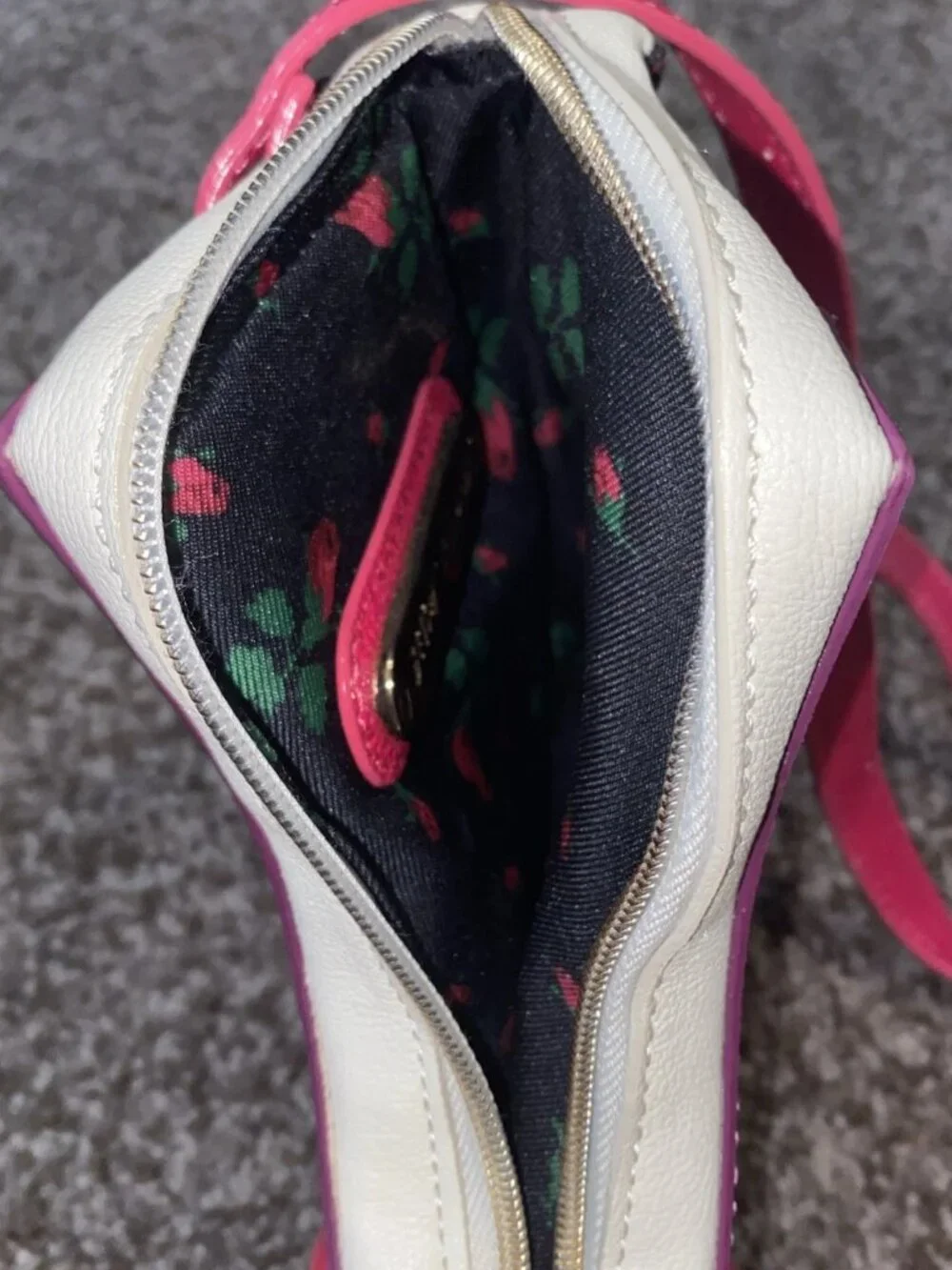 Betsey Johnson Roller Skate Blue Pink Yellow Rainbow Glitter Crossbody Bag Purse - Picture 12 of 12